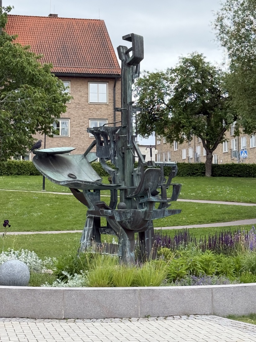 Carl Milles-skulptur (dansande figurer), Stadshuset